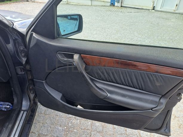 Mercedes-Benz C220 CDI · Ano 2000