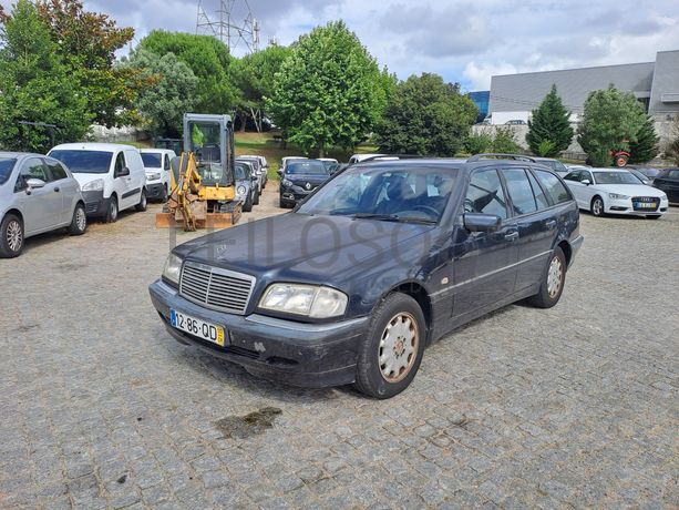 Mercedes-Benz C220 CDI · Ano 2000