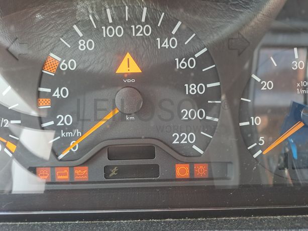 Mercedes-Benz C220 CDI · Ano 2000