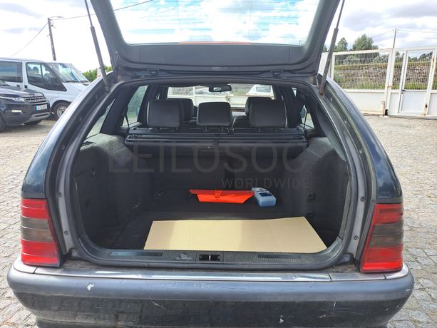 Mercedes-Benz C220 CDI · Ano 2000