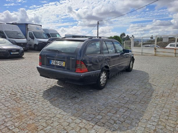 Mercedes-Benz C220 CDI · Ano 2000