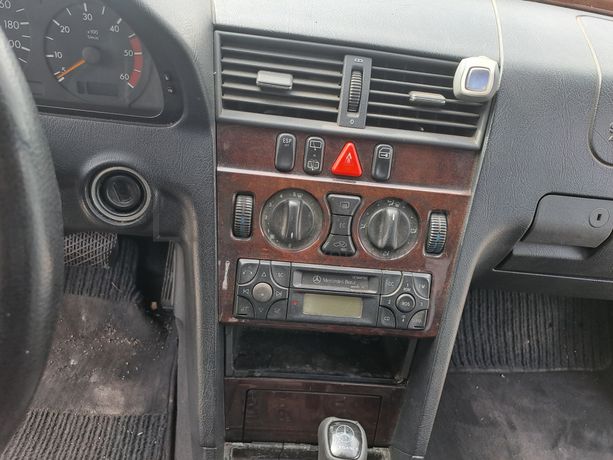 Mercedes-Benz C220 CDI · Ano 2000