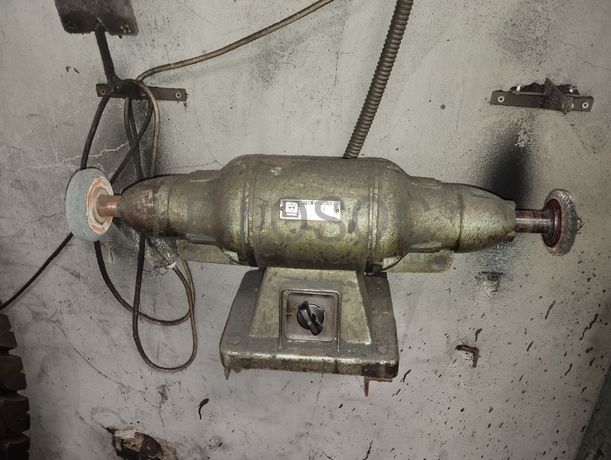 Equipamento de Inspeção e Reparação · Equipamento Rodar Pneus · Prensas Manuais · Esmeril