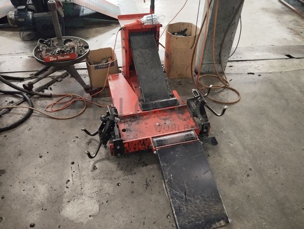 Equipamento de Inspeção e Reparação · Equipamento Rodar Pneus · Prensas Manuais · Esmeril