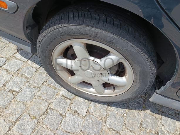 Volvo V40 · Ano 1998