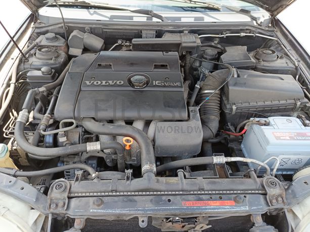 Volvo V40 · Ano 1998