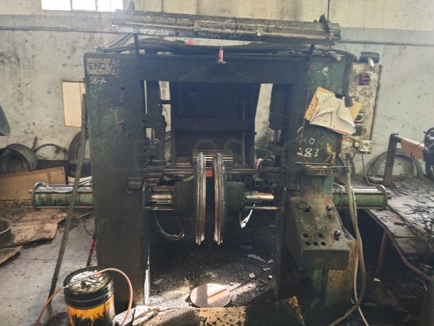 Equipamento de Colagem