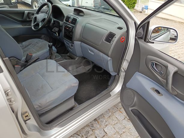 Mitsubishi Spacestar · Ano 2002