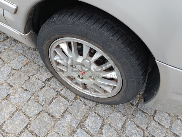 Mitsubishi Spacestar · Ano 2002