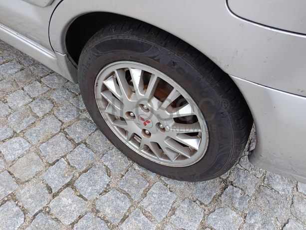 Mitsubishi Spacestar · Ano 2002