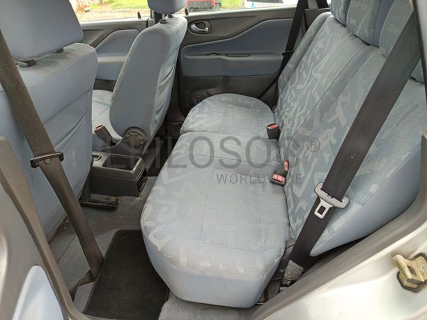 Mitsubishi Spacestar · Ano 2002