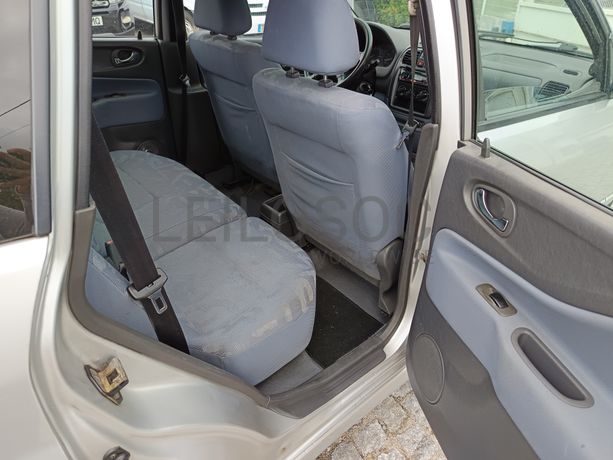 Mitsubishi Spacestar · Ano 2002