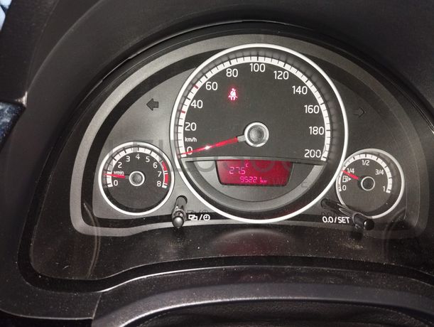 Volkswagen UP · Ano 2016