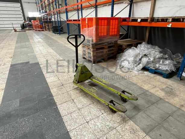 Porta paletes · Paletes de madeira