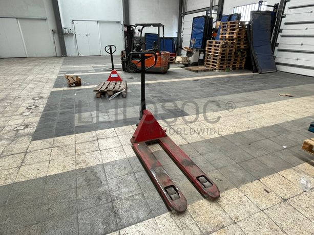 Porta paletes · Paletes de madeira