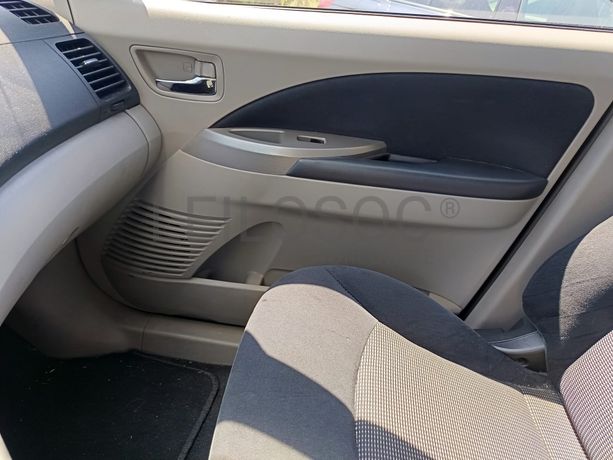 Mitsubishi Grandis 2.0 DI-D · 7 Lugares