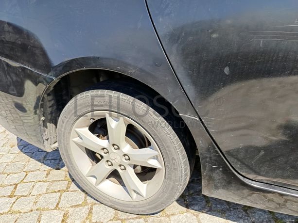 Mitsubishi Grandis 2.0 DI-D · 7 Lugares