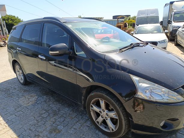 Mitsubishi Grandis 2.0 DI-D · 7 Lugares