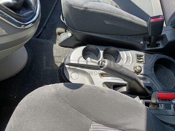 Mitsubishi Grandis 2.0 DI-D · 7 Lugares