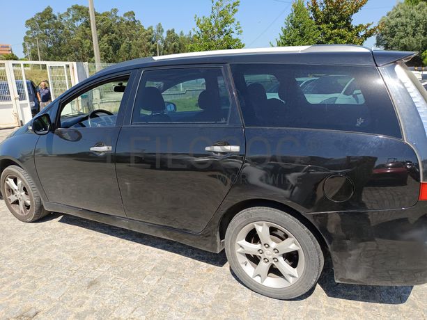 Mitsubishi Grandis 2.0 DI-D · 7 Lugares