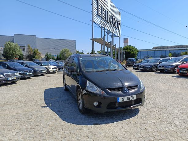 Mitsubishi Grandis 2.0 DI-D · 7 Lugares
