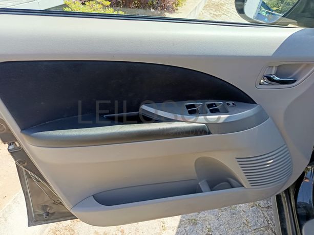 Mitsubishi Grandis 2.0 DI-D · 7 Lugares