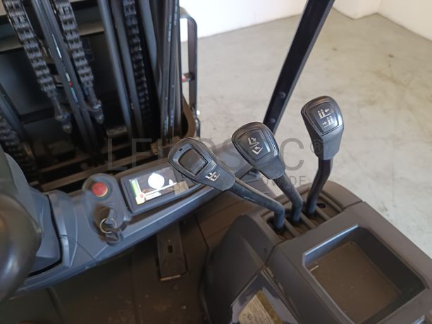 Empilhador Mitsubishi