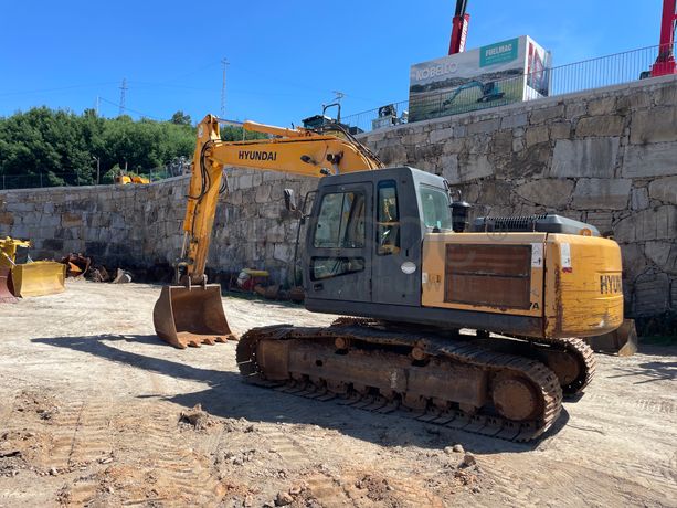 Escavadora Rastos Hyundai