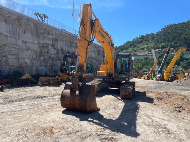 Escavadora Rastos Hyundai