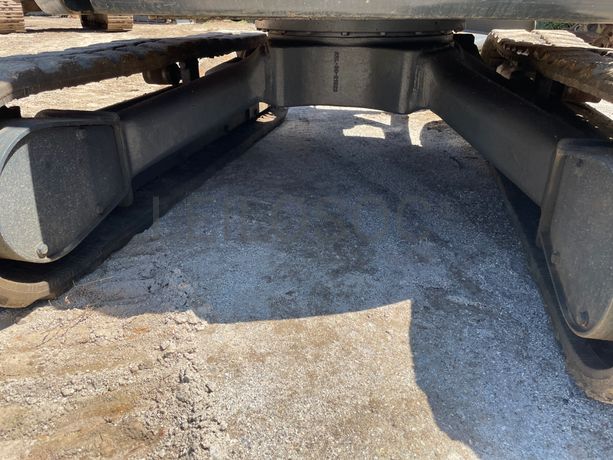 Mini Giratória Komatsu