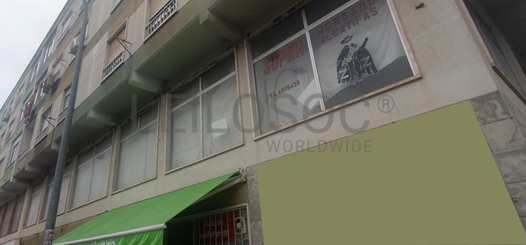 Proporção de 1/2 de Loja · Amadora