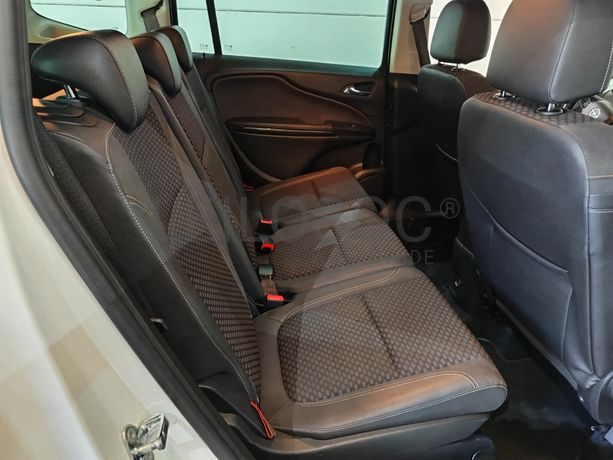 Opel Zafira · Ano 2018