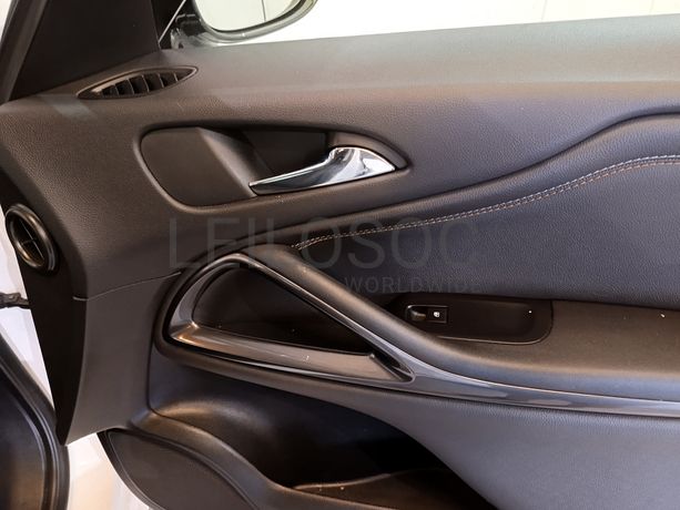 Opel Zafira · Ano 2018