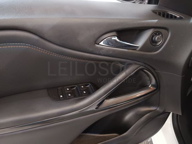 Opel Zafira · Ano 2018