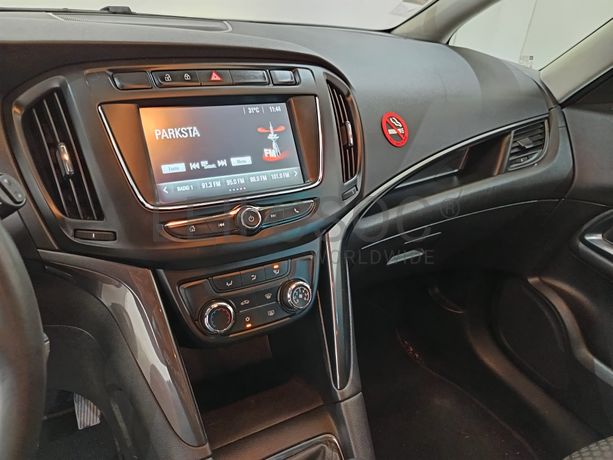 Opel Zafira · Ano 2018