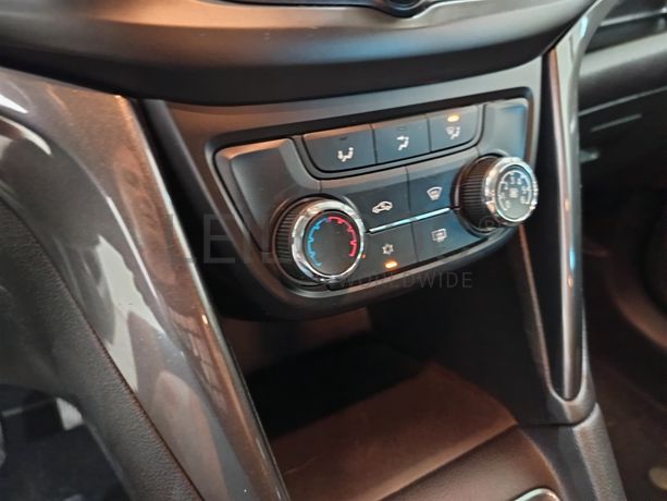 Opel Zafira · Ano 2018