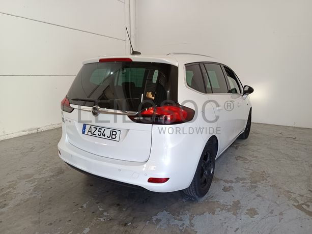 Opel Zafira · Ano 2018