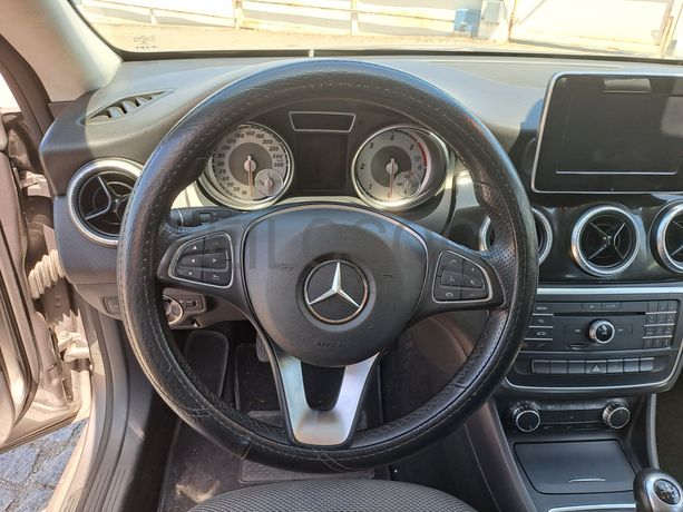 Mercedes-Benz CLA · Ano 2016