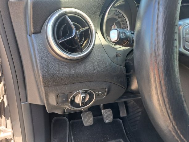 Mercedes-Benz CLA · Ano 2016