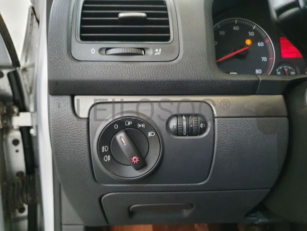 Volkswagen Golf 1.4 FSI · Ano 2005