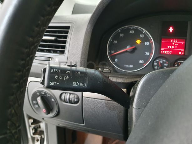 Volkswagen Golf 1.4 FSI · Ano 2005