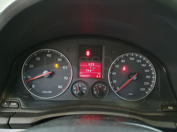 Volkswagen Golf 1.4 FSI · Ano 2005