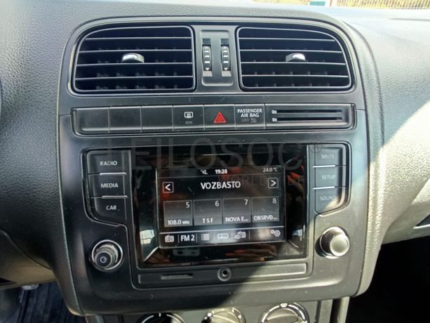 Volkswagen Polo · Ano 2014