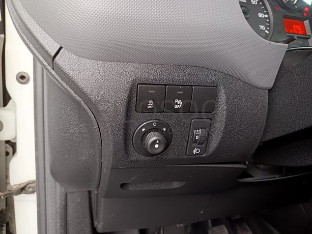 Peugeot Partner · Ano 2017