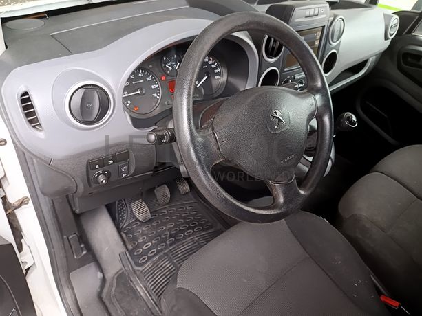 Peugeot Partner · Ano 2017