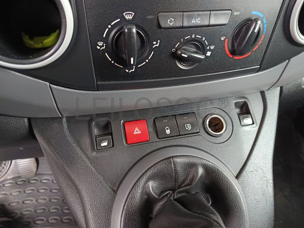 Peugeot Partner · Ano 2017