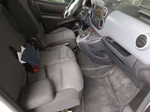 Peugeot Partner · Ano 2017