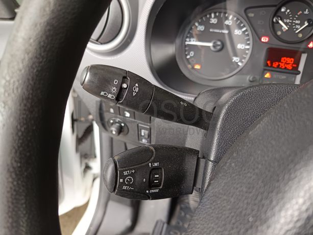 Peugeot Partner · Ano 2017