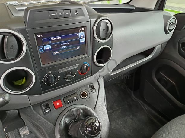 Peugeot Partner · Ano 2017