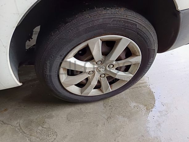 Peugeot Partner · Ano 2017